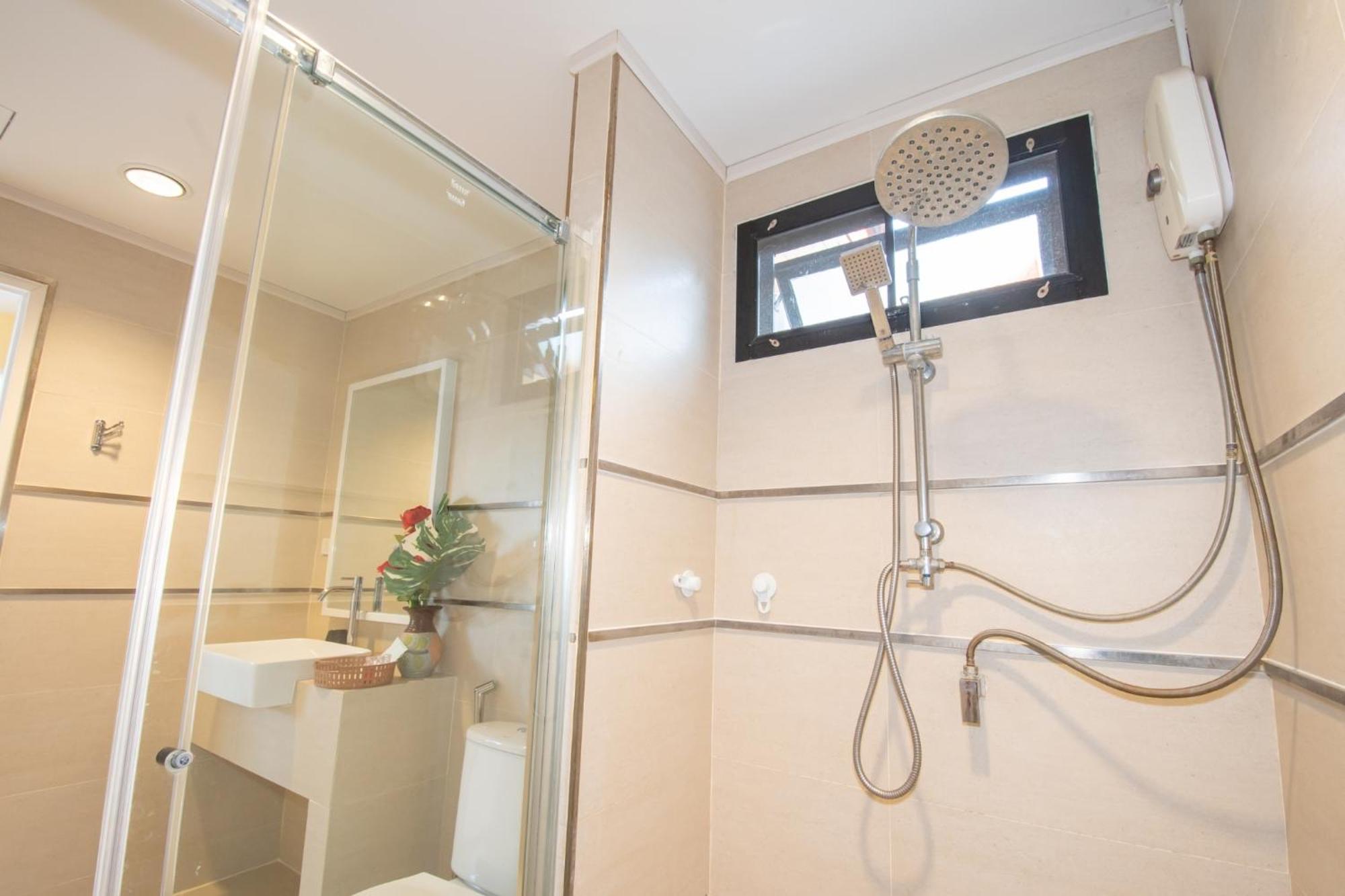 November T Pool 1, 4beds Thai- Bali