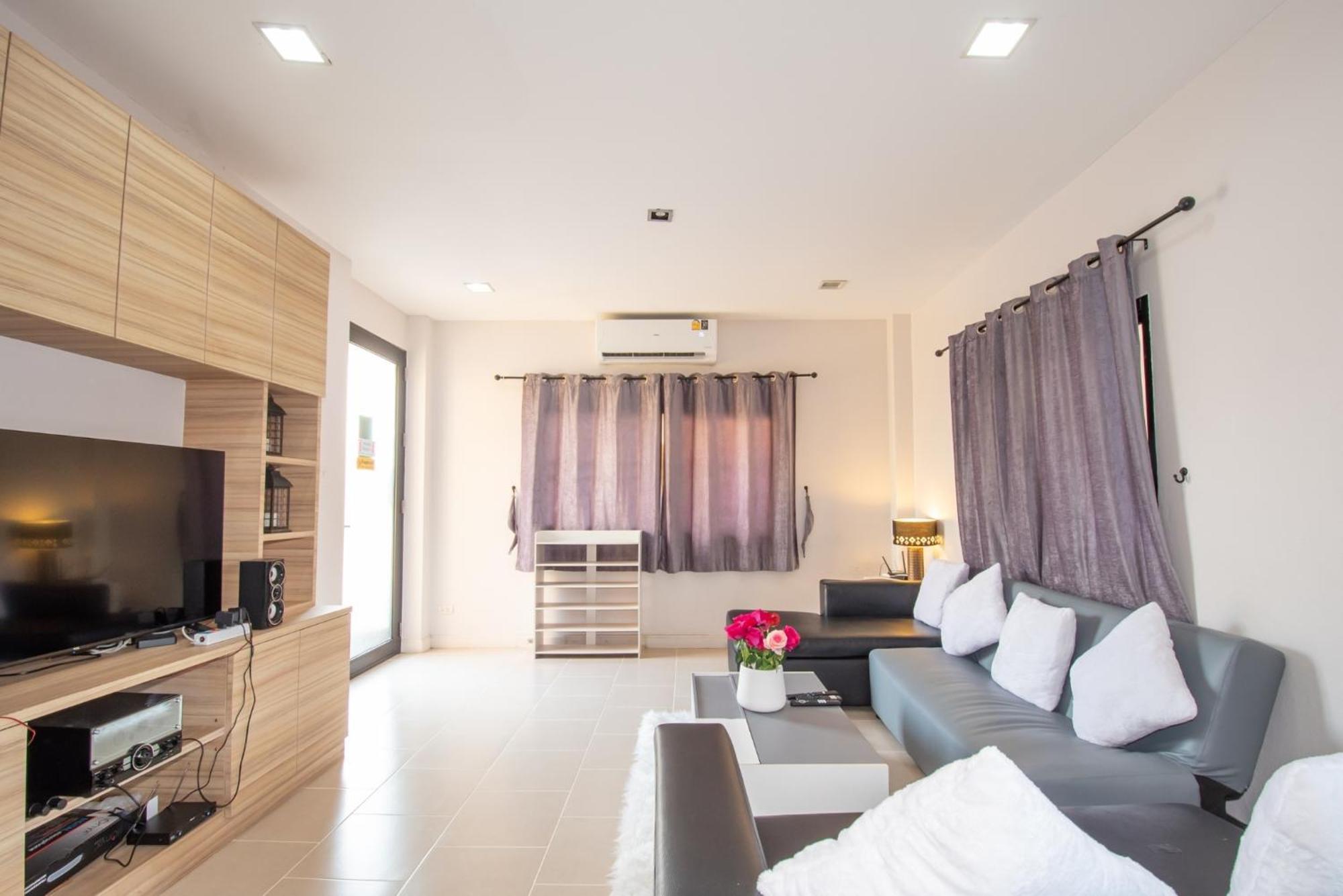 Villa November T Pool 1, 4beds Thai- Bali