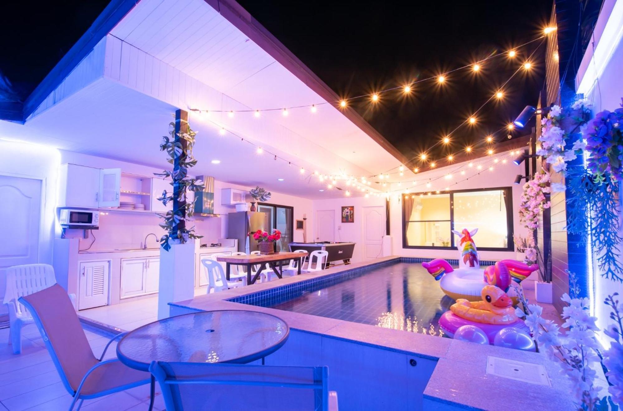 November T Pool 1, 4beds Thai- Bali Villa Jomtien