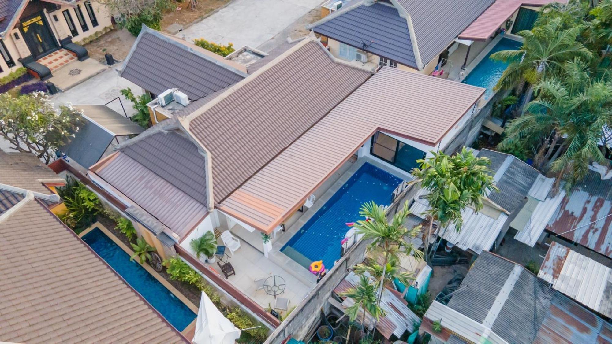 November T Pool 1, 4beds Thai- Bali Villa Jomtien